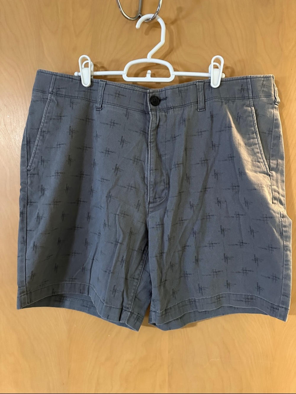 Haggar Men's Gray Patterned Flat-Front Shorts